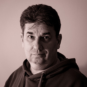 Kozári Ákos